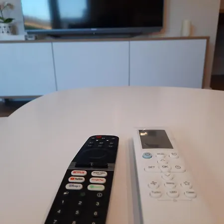 Daire Dream Home, Free Garage Ni