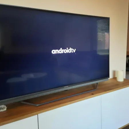 Dream Home, Free Garage Daire