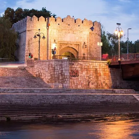 Daire Dream Home, Free Garage Ni