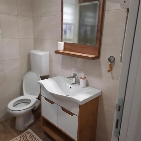 Dream Home, Free Garage * Ni