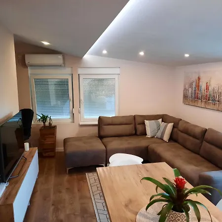 Dream Home, Free Garage