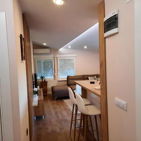 Dream Home, Free Garage